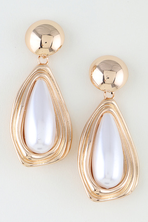 Sculptural Teardrop Pearl Earrings