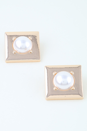 Pearl Stone Plate Stud Earrings