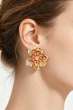 Polished Blooming Tortoise Flower Stud Earrings