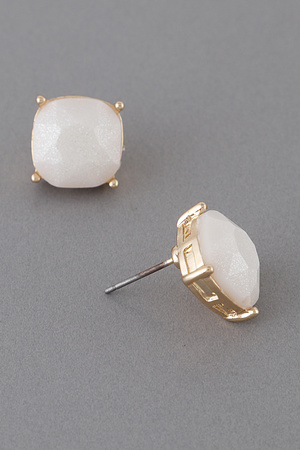 Coloved Stone Stud Earrings.
