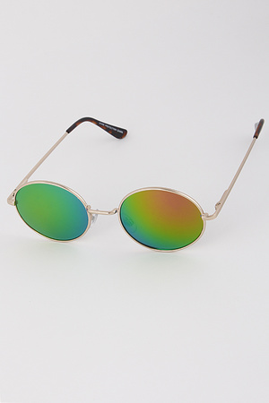 Classic Round Framed Sunglasses.