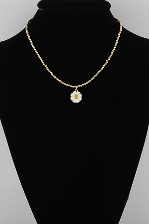 Cute Daisy Flower Pendant Necklace