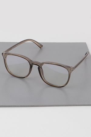 Simple Rectangular Glasses