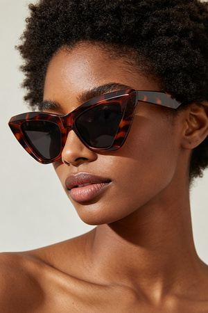 Retro Sharp Cateye Sunglasses
