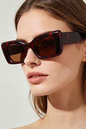 Bulky Sharp Cateye Cloud Sunglasses