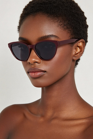 Classic Rounded Cat Eye Sunglasses With Slim Tapered Temples