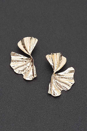 Exquisite Leaf-Shaped Earrings