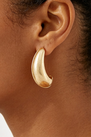 Chunky Curved Hoop Earrings