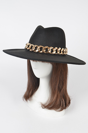 Faux Wool Hat W Oversize Chain.