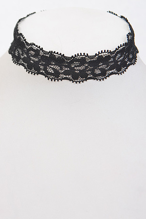 Lacey Floral Choker Necklace.