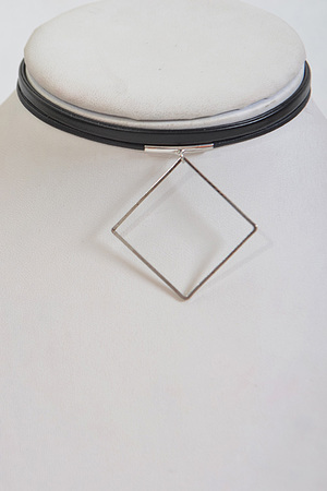Thin Choker Necklace With Diamond