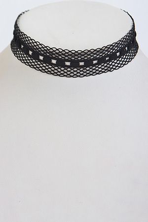 Lacy Choker Necklace With Square Stud