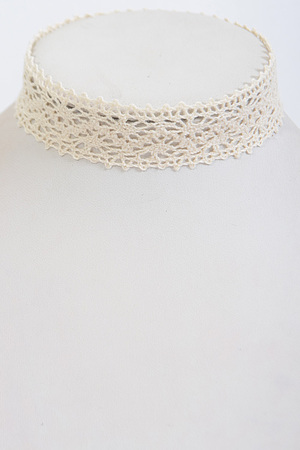 Lacy Intricate Patterned Choker Necklace