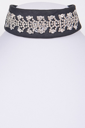 Glamorous Bandanna Choker Necklace With Rhinestone Details.
