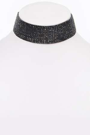 Round Rhinestone Choker Necklace.