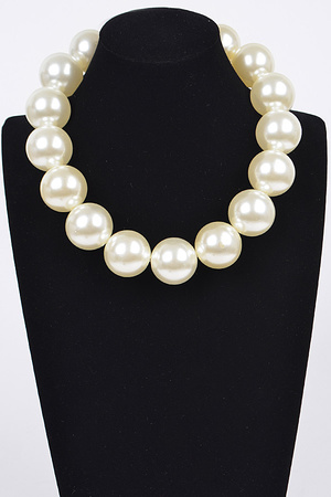 Big Round Pearl Necklace