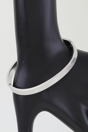 Modern Nail Ribbed Cuff Bracelet