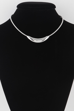 Elegant Metal Choker Necklace