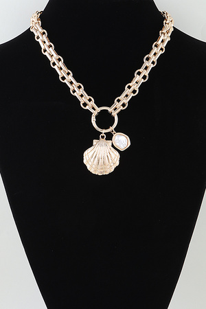 Polished Seashell Pendant Toggle Chain Necklace