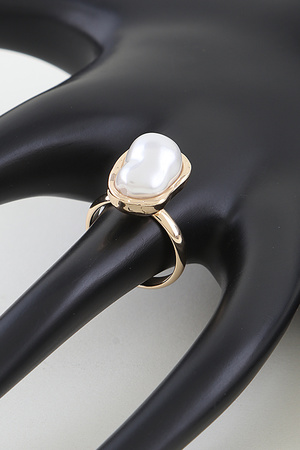Abstract Pearl Stone Band Ring