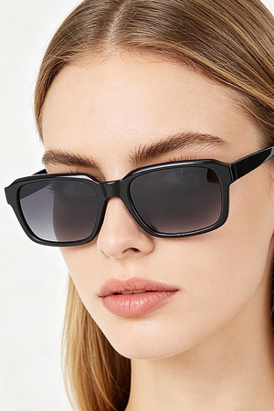 Classic Tinted Wayfarer Sunglasses