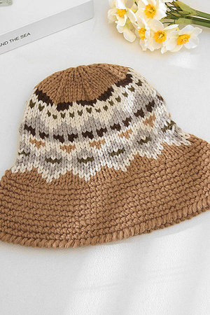 PATTERN KNITTED BUCKET HAT