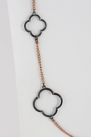 Metallic Necklace With Clover Details 7JCB10