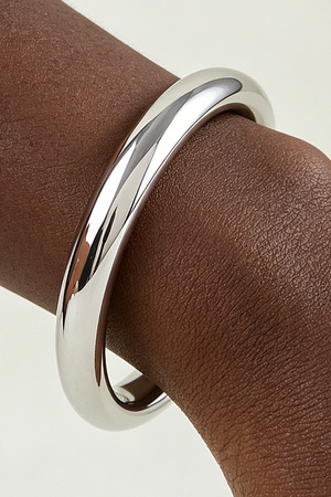 Polished Classic Bangle Bracelet