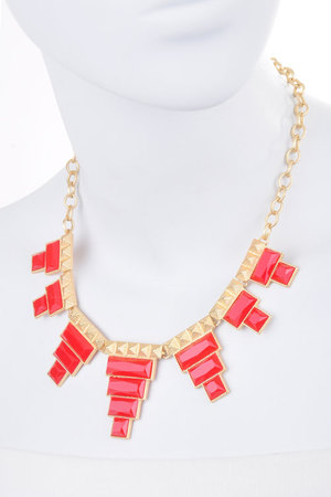 Tiered lacquer pyramid necklace set-cbd4