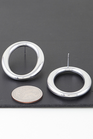 Shiny "O" Oval Earrings