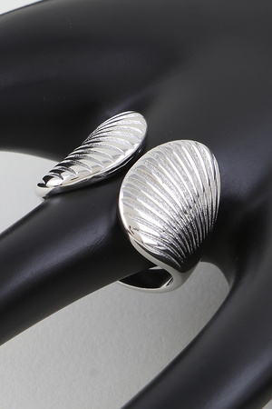 Shiny Clam Shell Wrap Ring