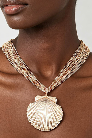Hammered Seashell Chain Statement Necklace