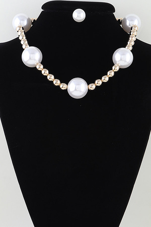 Multi Pearl Beaded Statement Necklace