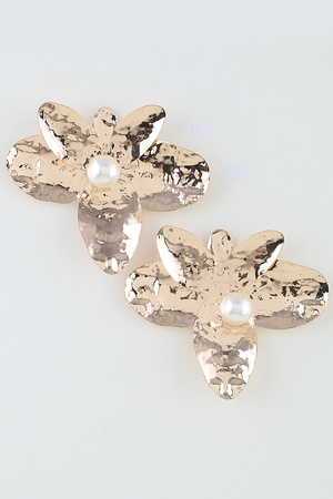 Hammered Pearl Flower Stud Earrings