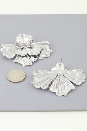 Shiny Flared Petal Blossom Earrings