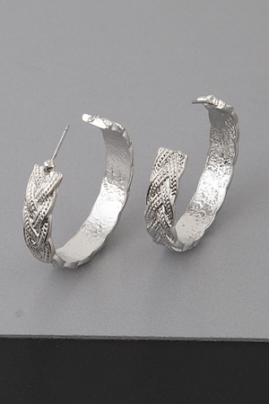 Hammered Knot Pattern Earring
