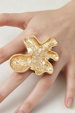 Hammered Ripple Shell Ring