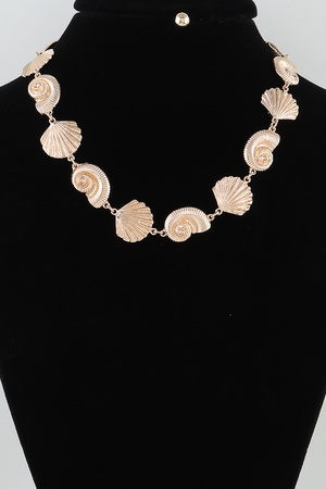 Shiny Seashells Charm Necklace Set