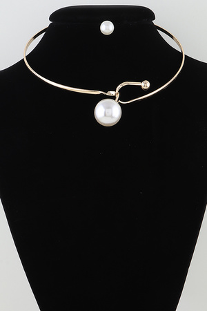 Pearl Hook Wrap Necklace Set