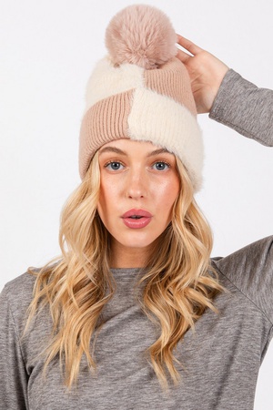 Fuzzy Detailed Fleece Pom Pom Beanie