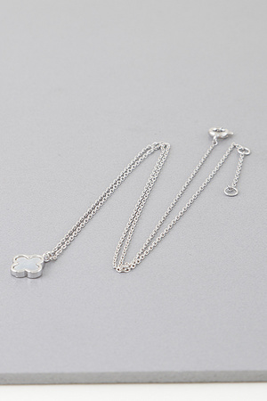 Classic Clover Pendant Necklace