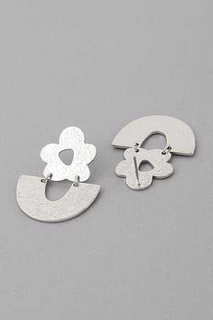 Hammered Flower Arch Earrings