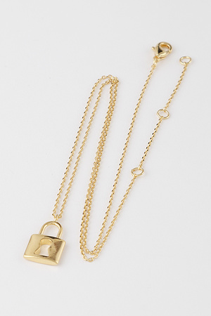Simple Lock Pendant Necklace