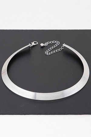 Shiny Modern Choker Necklace
