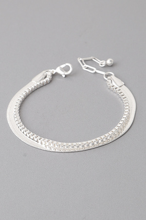 Fine Monotone Chain Bracelet