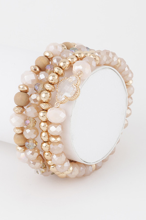 Crystal Clover Bead Bracelet