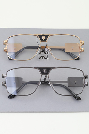 Metallic Lion Emblem Block Sunglasses