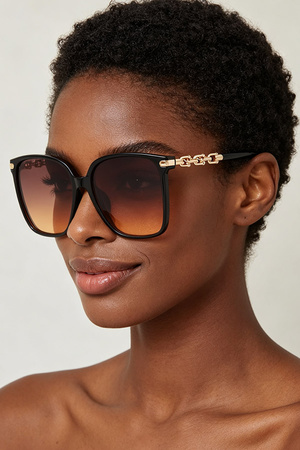 Polished Toggle Chain Butterfly Sunglasses