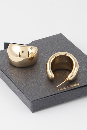 HUGGIE HOOP EARRINGS