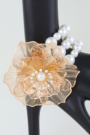 Blossoming Flower Pearl Bracelet